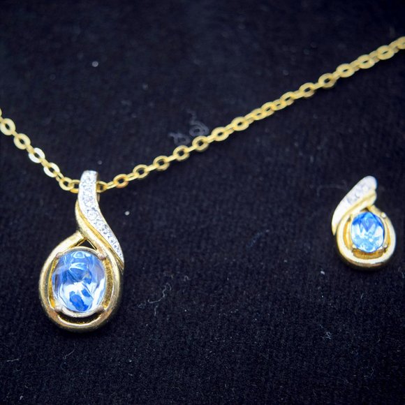 Blue Topaz Crystals Set in Gold Tone Necklace Earrings Bracelet Set Parure - Picture 4 of 6